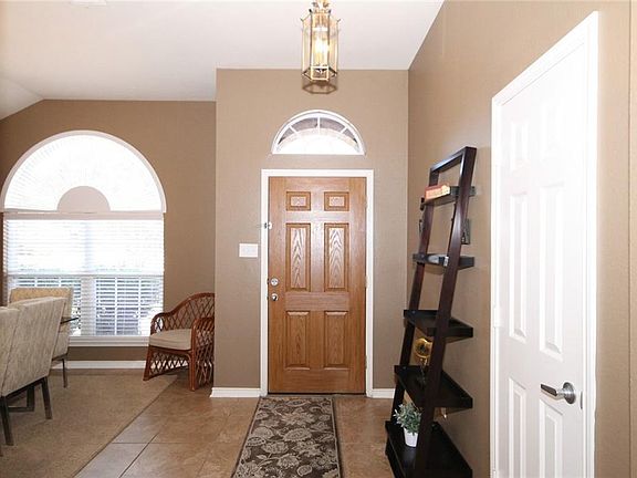 3rd image of 15795 Bull Run Dr