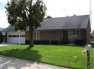 3303 Party Ln, Springfield, OH 45504