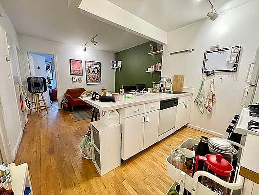 1st image of 287 E 4th St APT 2R