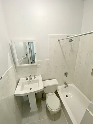 Rented by Reyes & Elsamad Real Estate Group | media 5