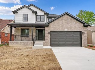 22007 Ridgeway St, Saint Clair Shores, MI 48080