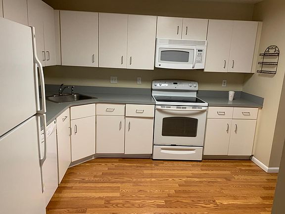 2nd image of 97 Richards Ave