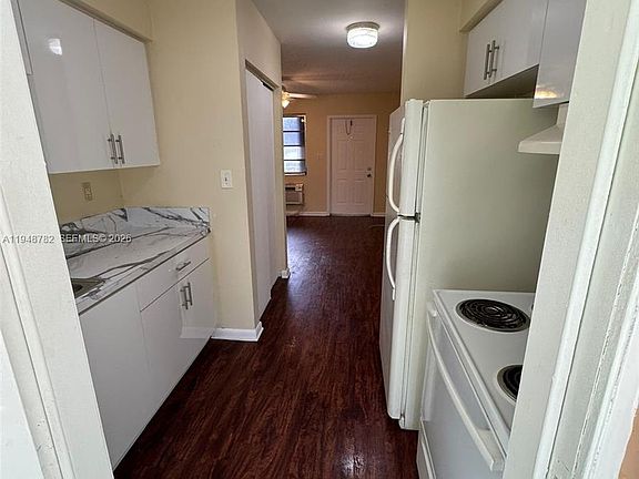 4th image of 844 NW 18th Ave