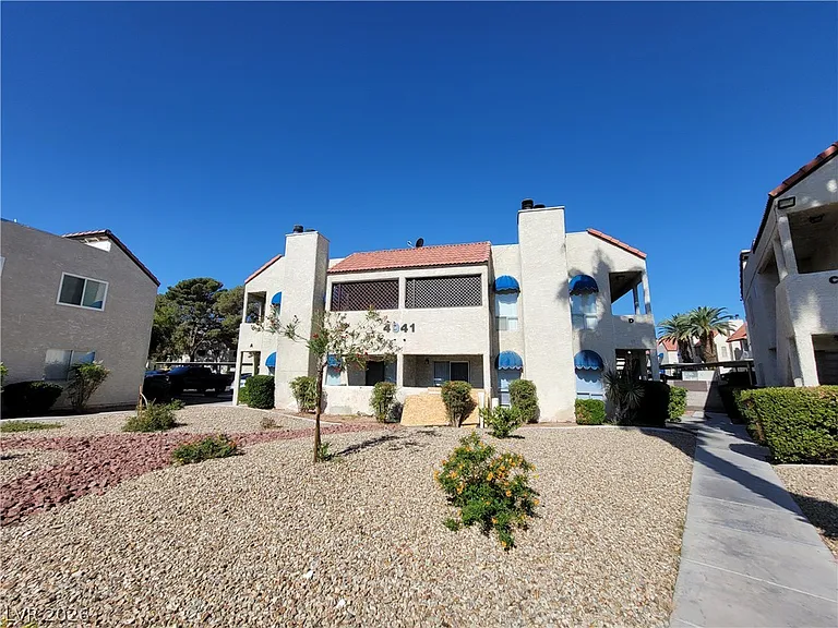 4941 Newport Cove Dr #B — Photo 3