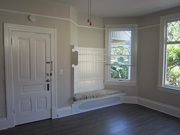 2nd image of 1524 Bath St #1