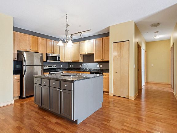 2nd image of 2900 University Ave SE APT 208