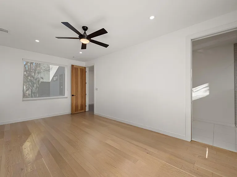 910 Nalide St #B — Photo 22