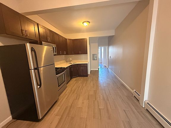 2nd image of 96 Wayne St #8E
