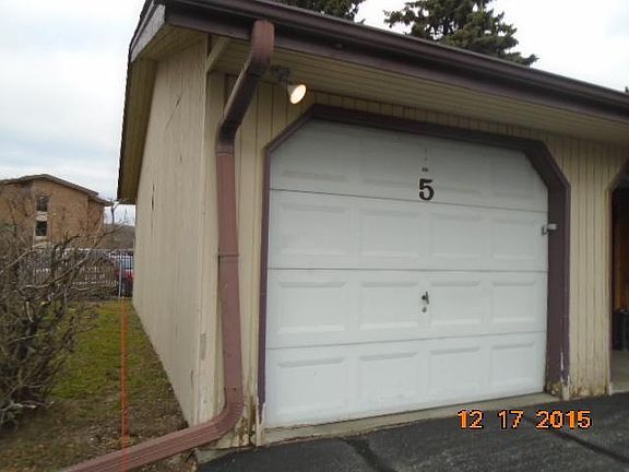 2nd image of 455 Meadowbrook Dr