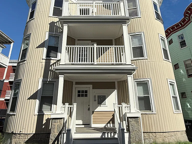 4 Sumner Sq #2 — Photo 1