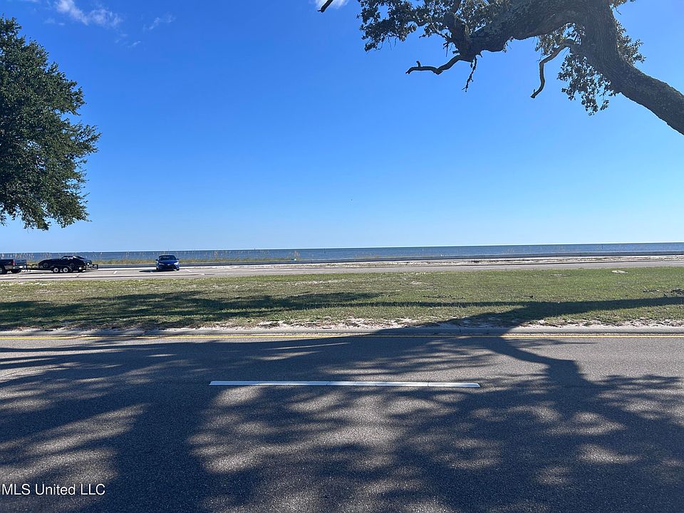 2nd image of 508 W Beach Blvd