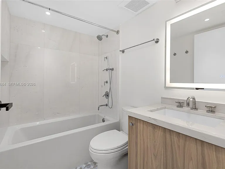 1800 Sunset Harbour Dr #1102/4 — Photo 41