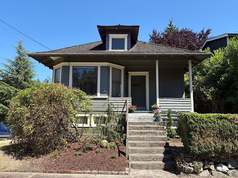1st image of 432 Dewey Pl E