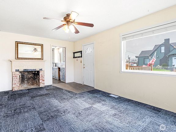 3rd image of 351 N Jeffries Street