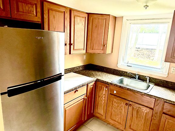 5th image of 7 Medway Ave