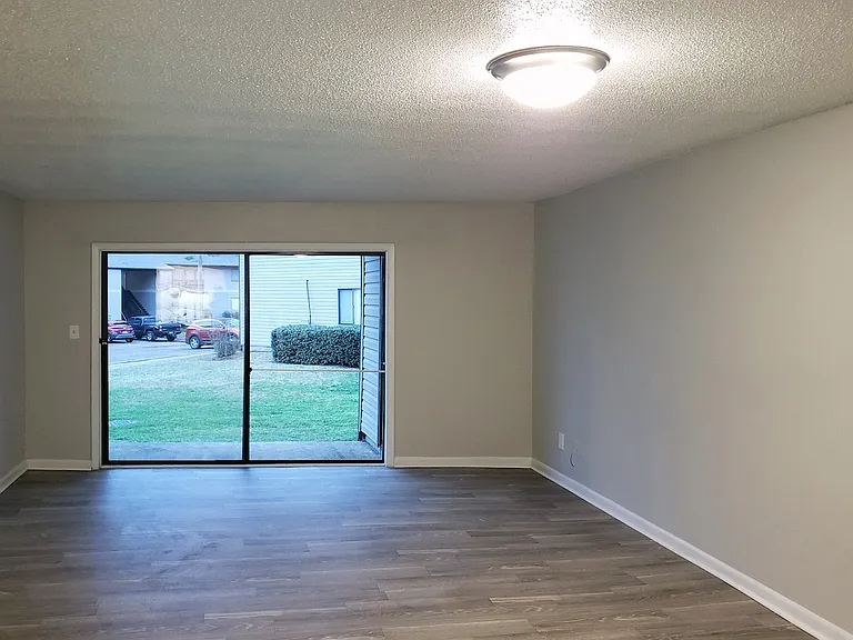 Woodland Villas Apartments — Photo 7