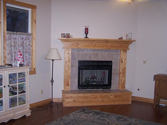 4th image of 121 Primrose Ln