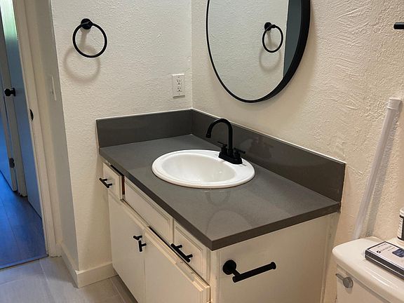 5th image of 10853 Camarillo St APT 8