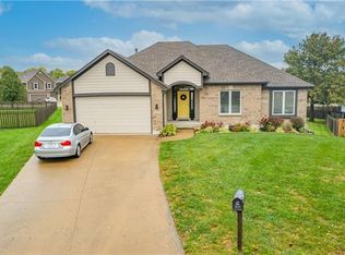 1611 NW Pin Oak Ct, Grain Valley, MO 64029