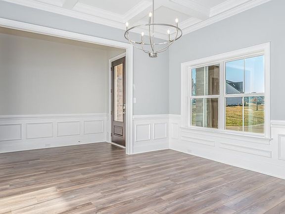 2nd image of 114 Lucas Ln