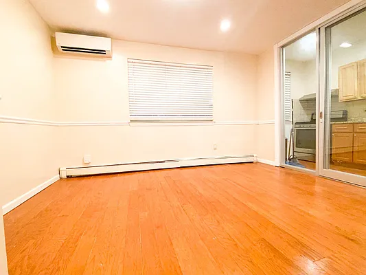 Rented by RealTegrity NY LLC | media 11