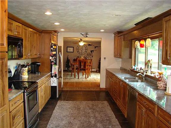5th image of 17 Oak Creek Dr
