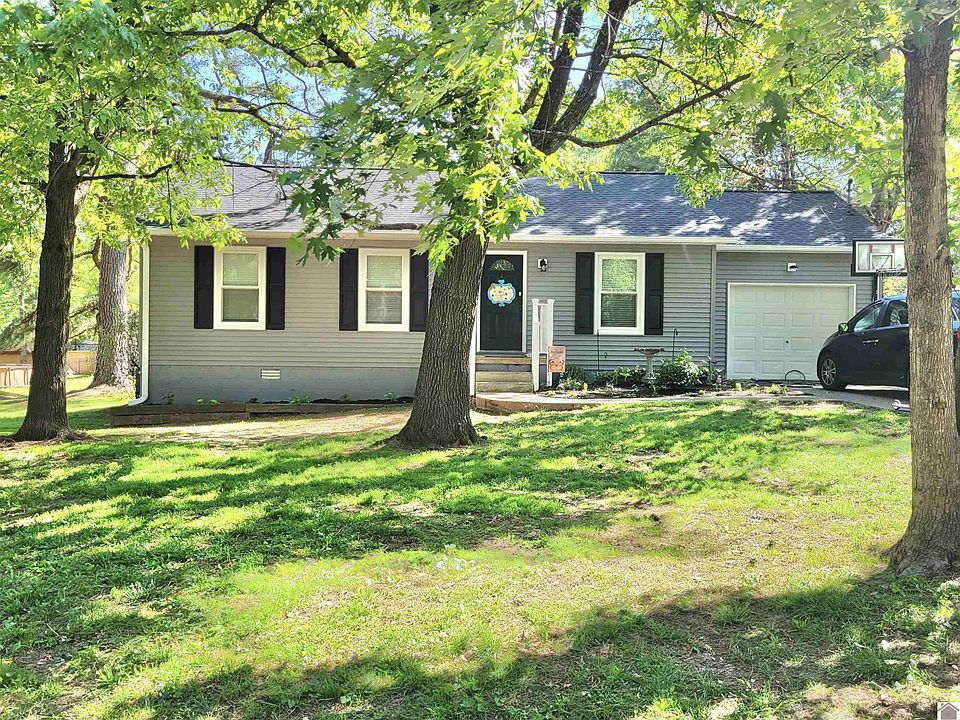1st image of 1004 Pine Ln