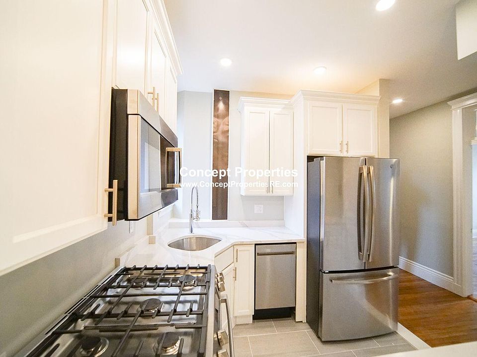 1st image of 282 Newbury St #19D
