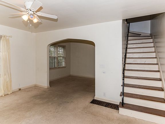 4th image of 813 E 53rd St