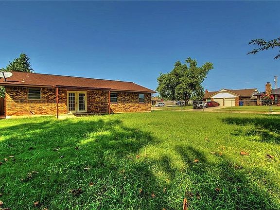 5th image of 506 W Forster Dr
