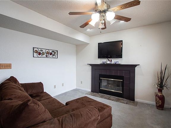 3rd image of 1902 Bradford Trace Way