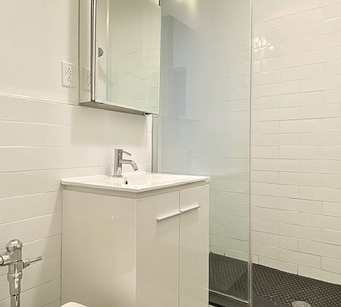 5th image of 925 W End Ave #4HH