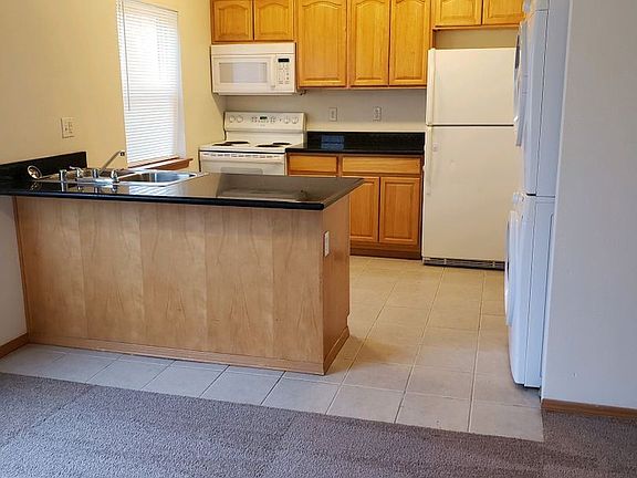 3rd image of 1621 E 68th St #2A