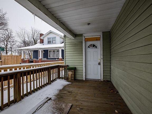 4th image of 2042 Leo St