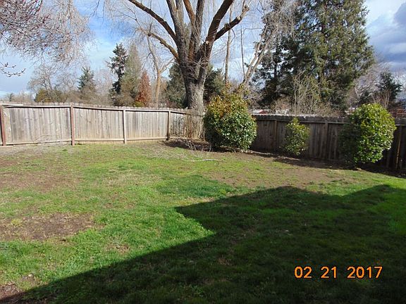 3rd image of 754 Halvorsen St