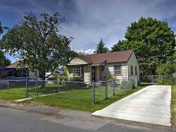 3rd image of 9813 N Whittier St