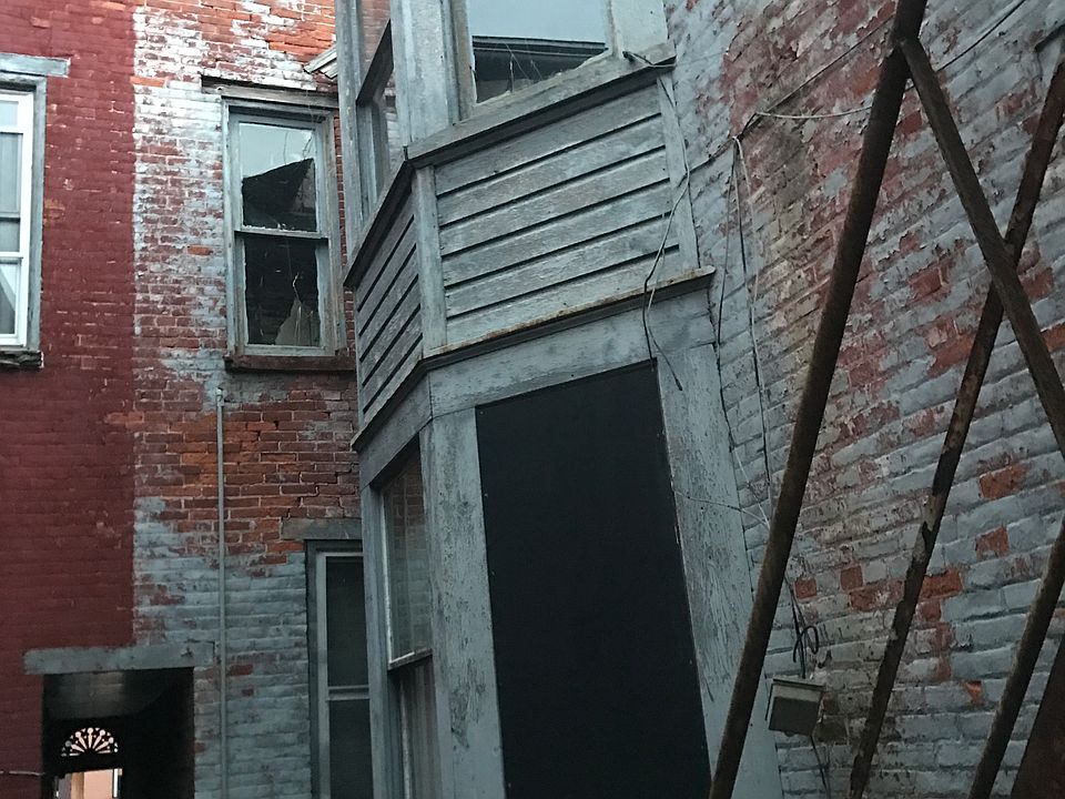 2nd image of 364 N Front St