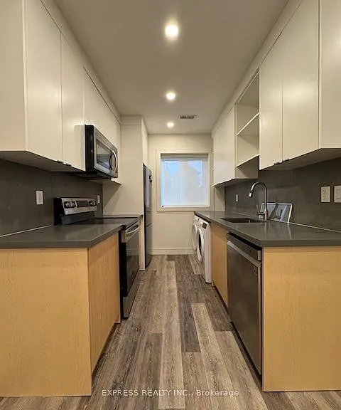 71 Chamberlain Ave #MAIN — Photo 2