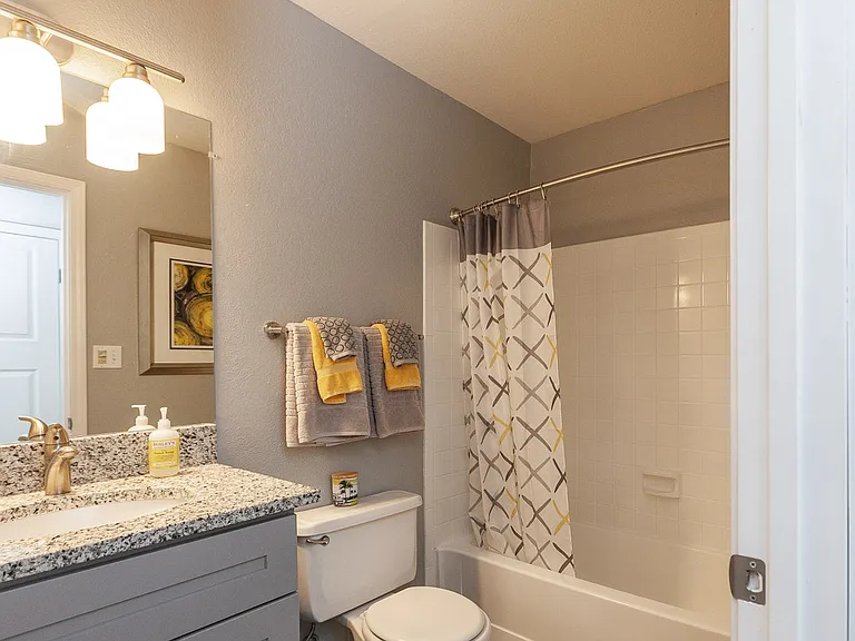 The Reserve At Barry Apartments — Photo 13