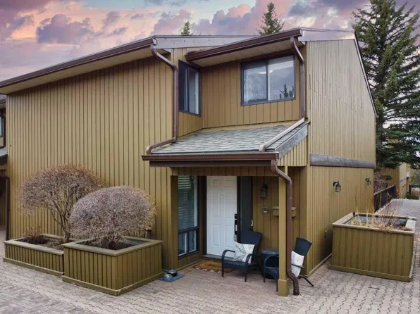 3131 NE 63rd Ave SW #425, Calgary, AB T3E 6N4