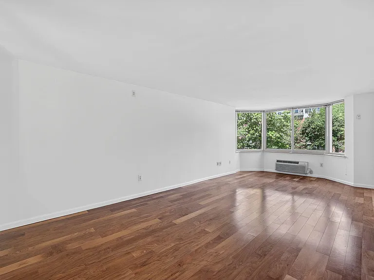65 2nd St #206 — Photo 3