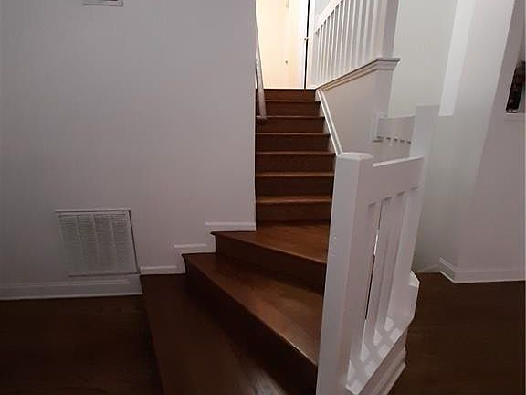 4th image of 1271 Sweet Woods Dr