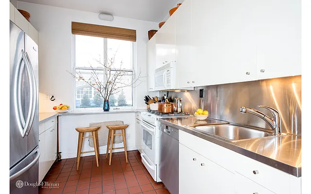 Rented by Douglas Elliman | media 21