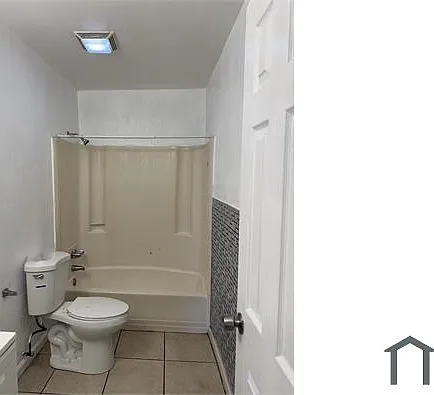 717 SW 79th Ave — Photo 2