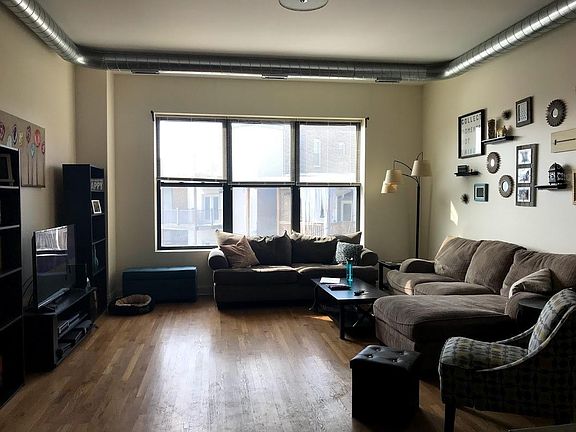 2nd image of 2772 N Milwaukee Ave #223