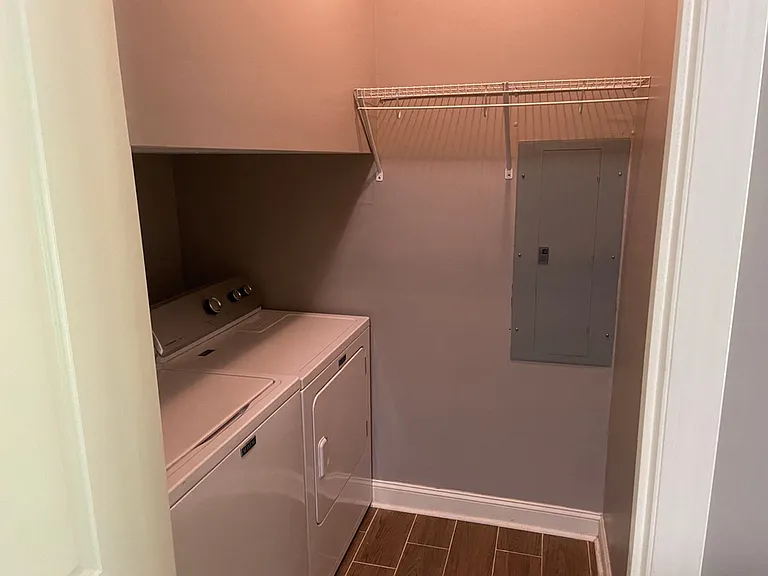 403 Shady Park Cv — Photo 5