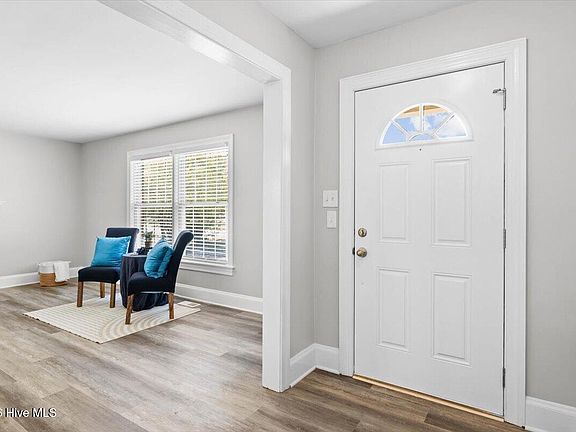 4th image of 207 S Englewood Drive