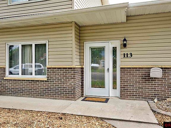 3rd image of 113 S Manitou Dr