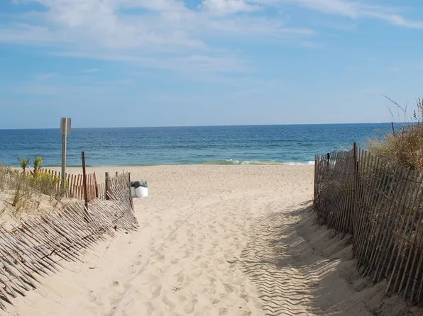 601 Fort Raleigh Dr, Virginia Beach, VA 23451