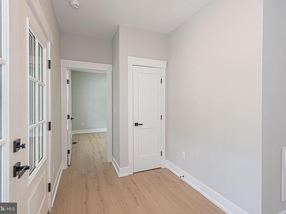 5th image of 85 King Richard Rd